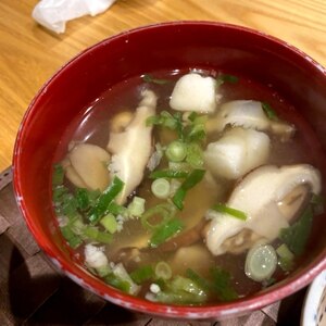 椎茸とほうれん草のお吸い物